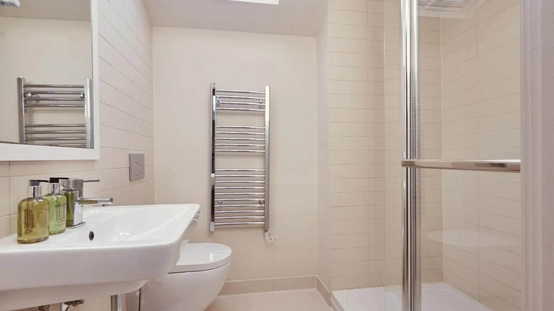 아파트 Luxury 2Br Duplex Apt Near Lgi, King Bed 리즈 영국